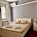 Luxury Part Of The - Modern With Airconditioning - Near Subway דירה *