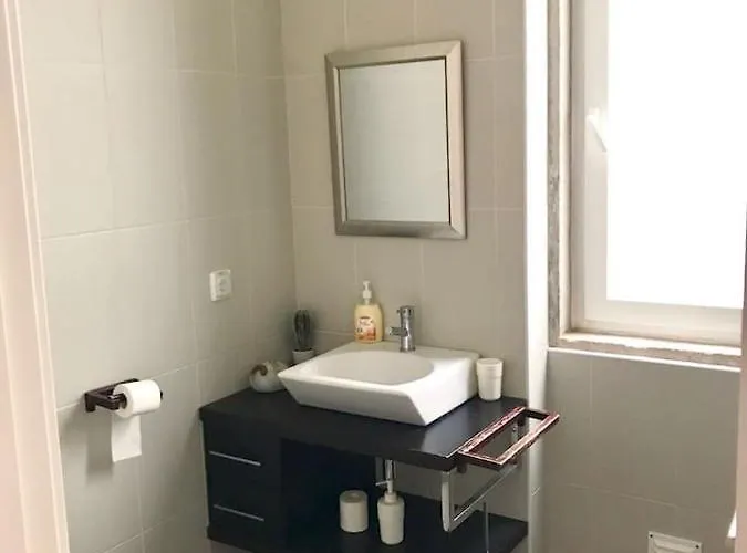 Luxury Part Of The - Modern With Airconditioning - Near Subway Apartment *