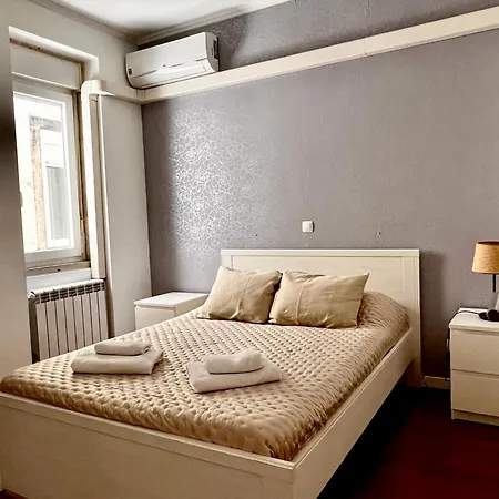 Luxury Part Of The - Modern With Airconditioning - Near Subway Apartament *
