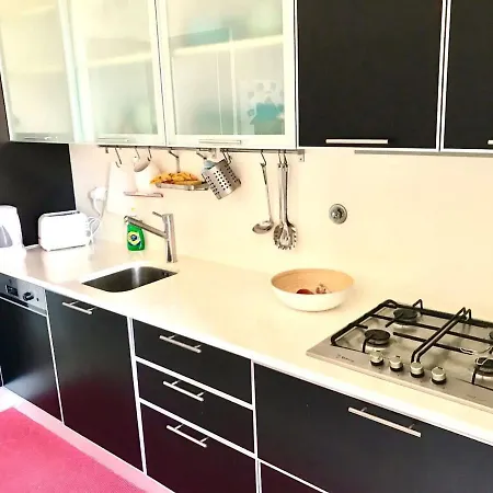 Luxury Part Of The - Modern With Airconditioning - Near Subway Lejlighed *