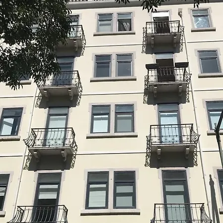 Luxury Part Of The - Modern With Airconditioning - Near Subway Лиссабон